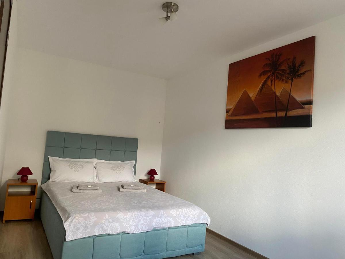 Апартаменты Apartament Cristian Оршова Экстерьер фото