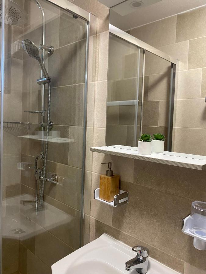 Апартаменты Apartament Cristian Оршова Экстерьер фото